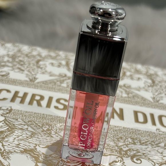 Dior Addict Lip Glow Oil a Nourishing Lip Oil - 001 Pink - Color-Awakening nwot - Picture 5 of 6